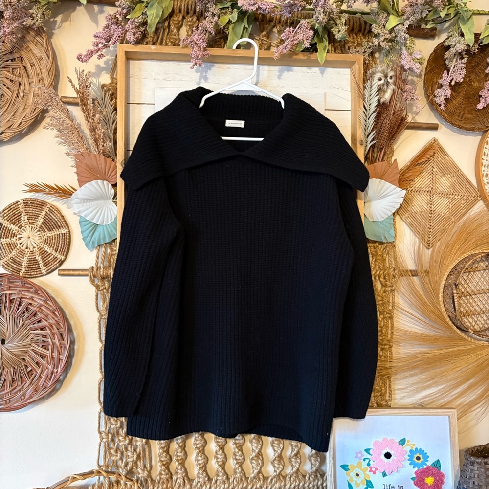 Beautiful sweater by MALENE BIRGER size medium